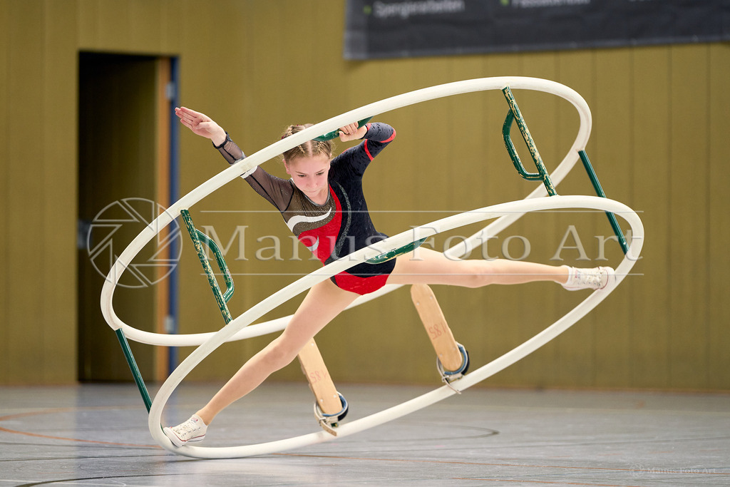 B-DSC01785 | Professionelle Sportfotografie in Hamburg, Schleswig-Holstein und Niedersachsen – spezialisiert auf Rhönrad, Geräteturnen, Leistungsturnen und rhythmische Sportgymnastik. Bundesweite Begleitung von Rhönrad-Events. Jetzt Sport-Fotos - Realisiert mit Pictrs.com