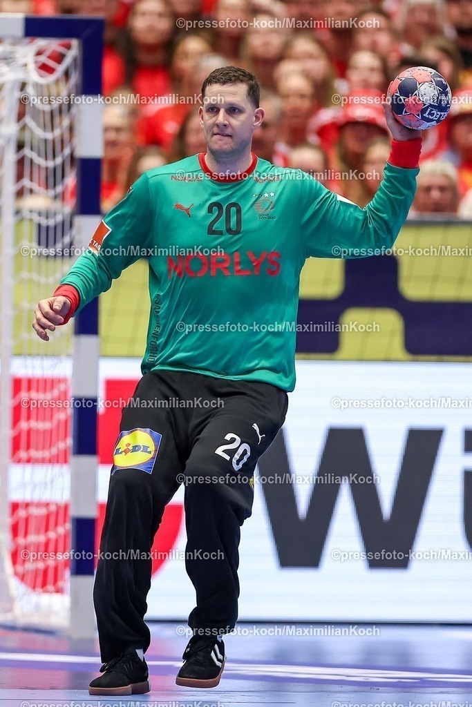 EHF18012602108 | 18.01.2026, Handball, Men's EHF EURO 2026, Dänemark - Rumänien, Jyske Bank Boxen in Herning, Dänemark, Preliminary Round:  Kevin Moller (Denmark #20) 