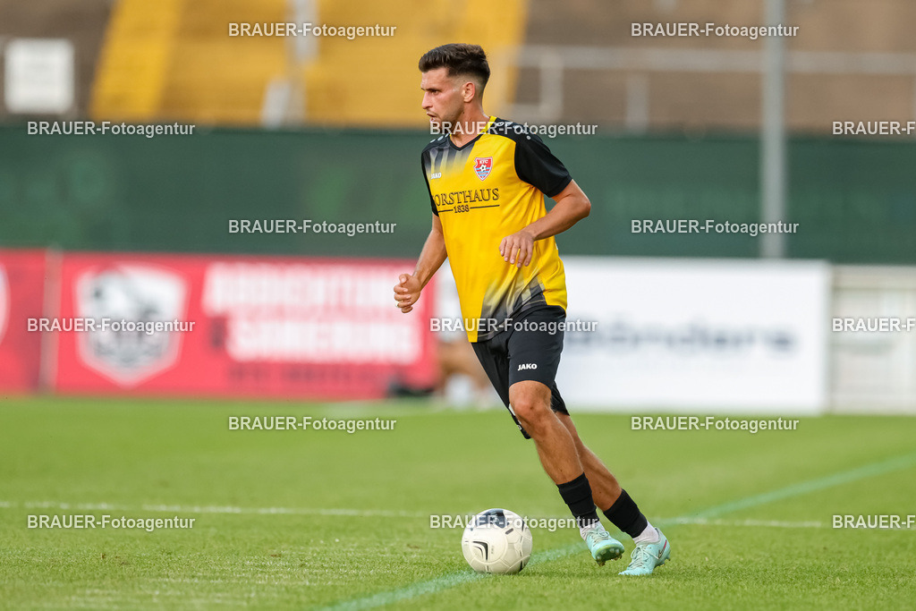 SB_KFCBAU_20250815_4403.JPG -  - KFC Uerdingen - SF Baumberg - Oberliga Niederrhein | Krefeld, Deutschland, 15.08.25: Mohammed Yasin Benslaiman Benktib (KFC Uerdingen) in Aktion, am Ball, Einzelaktion während des Oberliga Niederrhein Spiels zwischen KFC Uerdingen - SF Baumberg in der Grotenburg Stadion am 15. August 2025 in Krefeld, Deutschland. (Foto von Stefan Brauer/Brauer-Fotoagentur)