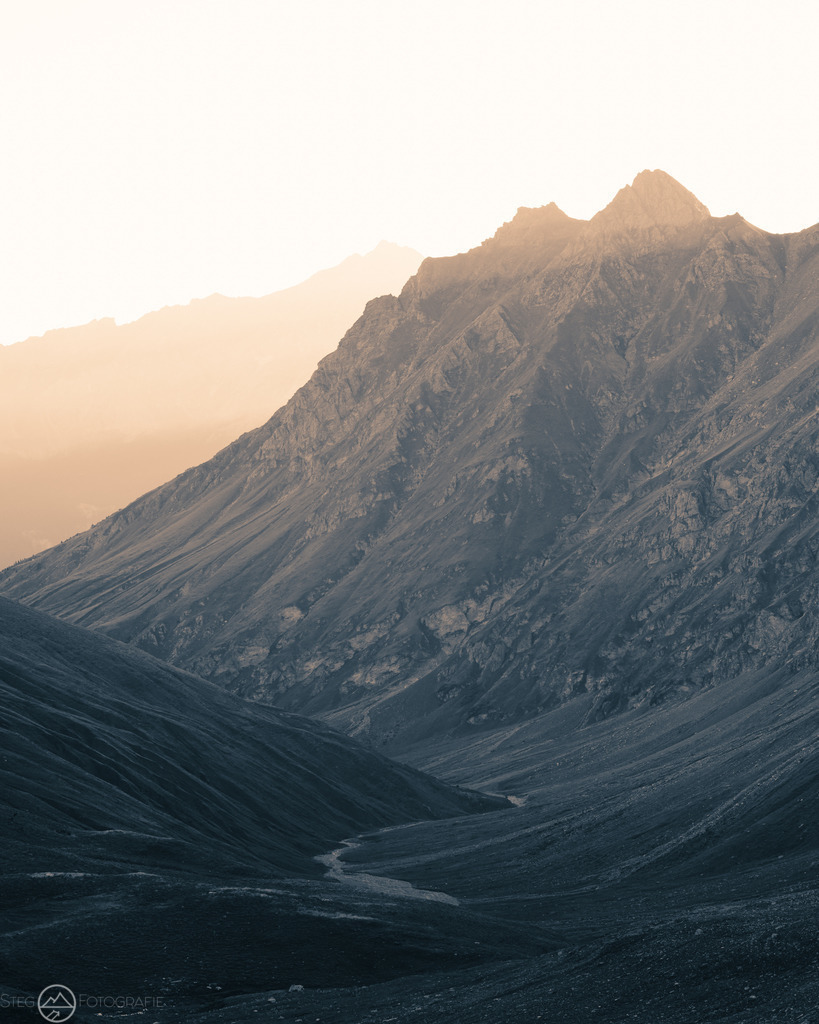 Val Curtegns | Sie fasziniert die Schweizer Natur und Bergwelt genau so wie mich? Auf www.steg-fotografie.ch findest du sicher ein passendes Bild von Landschaften, Tieren oder dem Nachthimmel für deine Wohnung. Jetzt als Wandbild, Abzug, Karte oder Download bestellen. - Realisiert mit Pictrs.com