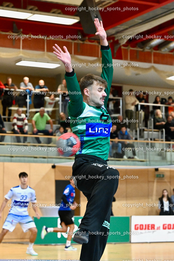 SC Ferlach vs. HC Linz AG 11.10.2023 | #61 KAIPER Florian HC LINZ, SC Ferlach vs. HC Linz AG 11.10.2023, SC Ferlach vs. HC Linz AG am 11.10.2023 in Ferlach (Ballspielhalle Ferlach), Austria, (Photo by Bernd Stefan)
