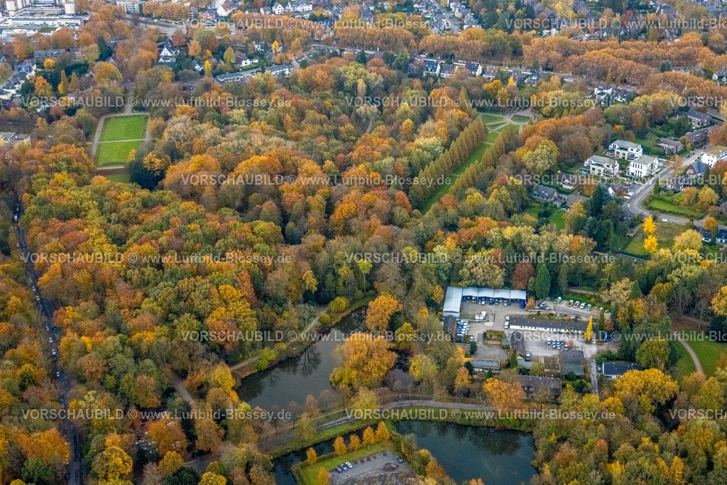Gelsenkirchen231103237 | Luftbild, Waldgebiet Schloss Berge, umgeben von herbstlichen Laubbäumen, Buer, Gelsenkirchen, Ruhrgebiet, Nordrhein-Westfalen, Deutschland