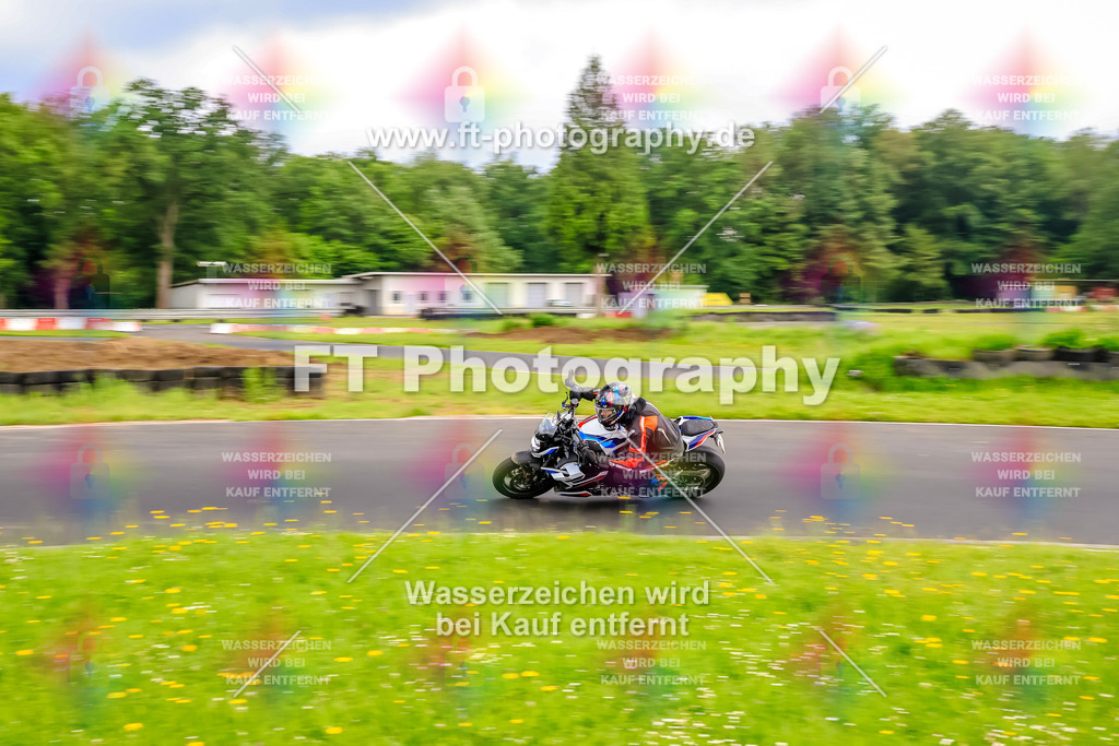 VBK-7207 | Hier findet Ihr Bilder von Touristenfahrten auf der Nürburgring Nordschleife oder von anderen Veranstaltungen die ich besucht habe. Viel Spass beim Durch Schauen 
