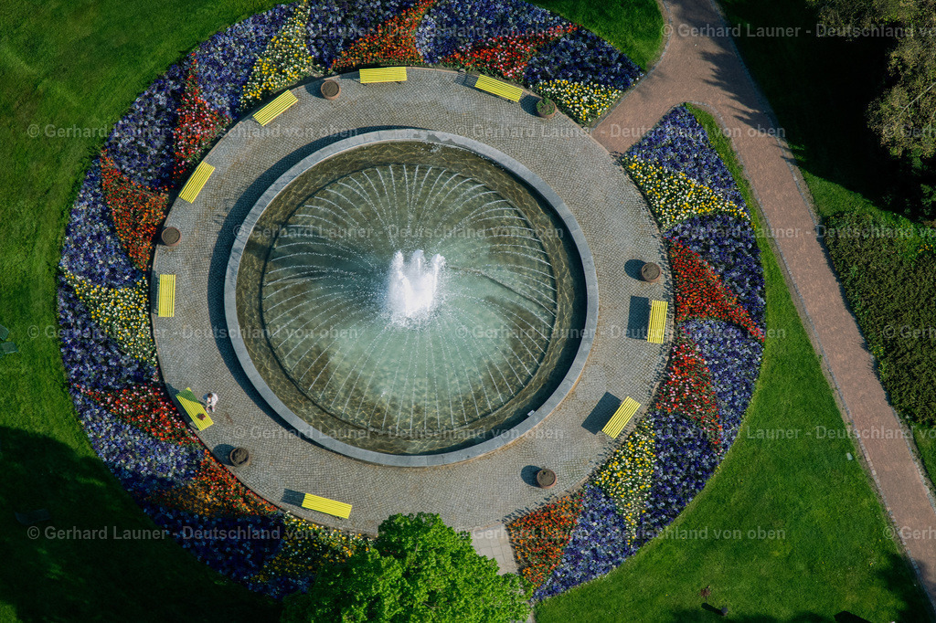 4025965 | Brunnen im Ega Park ERFURT 06.05.2020 Parkanlage " egapark " im Ortsteil Hochheim in Erfurt im Bundesland Thüringen, Deutschland. Weiterführende Informationen bei: Bundesgartenschau Erfurt 2021 gemeinnützige GmbH. // Park of " egapark " in the district Hochheim in Erfurt in the state Thuringia, Germany. Further information at: Bundesgartenschau Erfurt 2021 gemeinnuetzige GmbH. Foto: Gerhard Launer