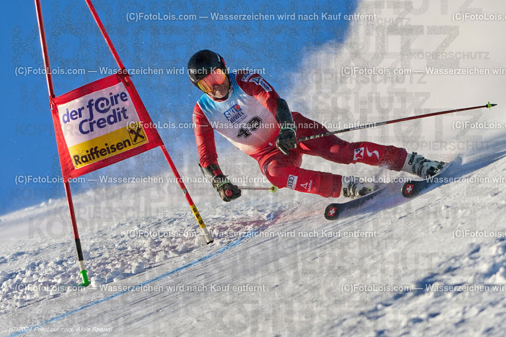 ALP3969_MASTERS-Cup_GS-A Herrn_Krnazer Gottfried | (C)FotoLois.com, Alois Spandl. FIS Masters-Cup Wildschönau, Giant Slalom auf der Piste Schatzberg GS, Siegerehrung auf dem Dorfplatz Niederau, Sa 13. Januar 2024.