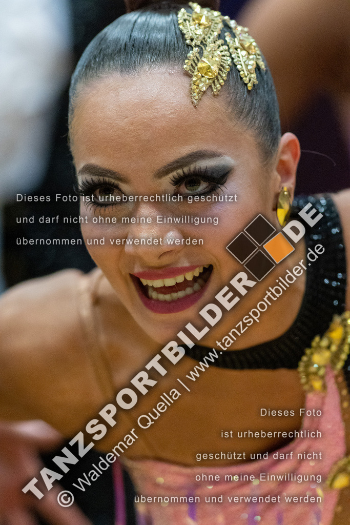 20230114-13909 | Hier finden Sie Tanz Bilder vom Latein und Standard Formationen tanzen. Sportbilder vom Tanzsport. Schöne Fotos und von Weltmeisterschaft, Europameisterschaft, Bundesliga, Regionalliga, Oberliga und Landesliga sowie von GOC Stuttgart, DanceComp, WM Bremen