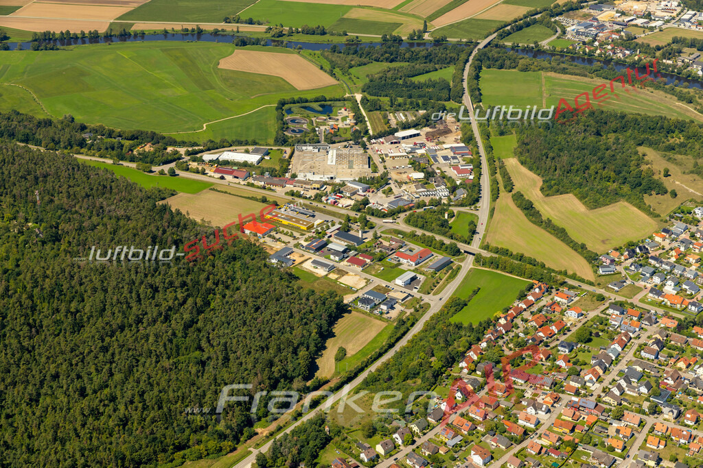 gewerbe-burglengenfeld-schraeg-luftbild-694-2023 | Das Luftbild zeigt : Gewerbe Burglengenfeld - Die Luftaufnahme wurde 2023 vom UL-Flugzeug aus erstellt ( keine Drohne ) - 
Hochauflösende Luftaufnahme - Für grossformatige Ausdrucke geeignet. Die Geschenkidee !
Mit Lizenz und Bildrechte bestellbar