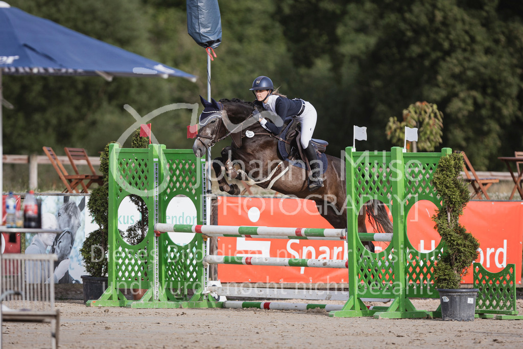 240629_LüPfSpTa_Stil-A-503 | Deine schönsten Turniermomente als professionelle Fotos! Entdecke hochwertige Pferdesport-Fotografie im Online-Shop. Jetzt Fotos finden & bestellen!