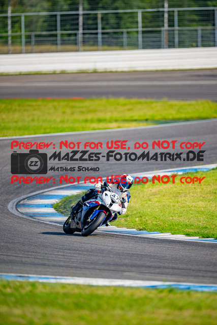 MaZZes_FotoMatrix_240702_6007705_2-46 | ROT