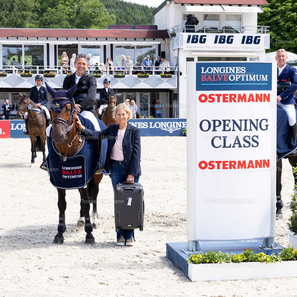 TH_Armin Schäfer (GER)_ Drops van Overis Z_19015 | Longines Balve Optimum 2024 am 06.06.24 in Balve, Schloss Wocklum, Thomas Hellmann, Armin Schäfer (GER), Drops van Overis Z