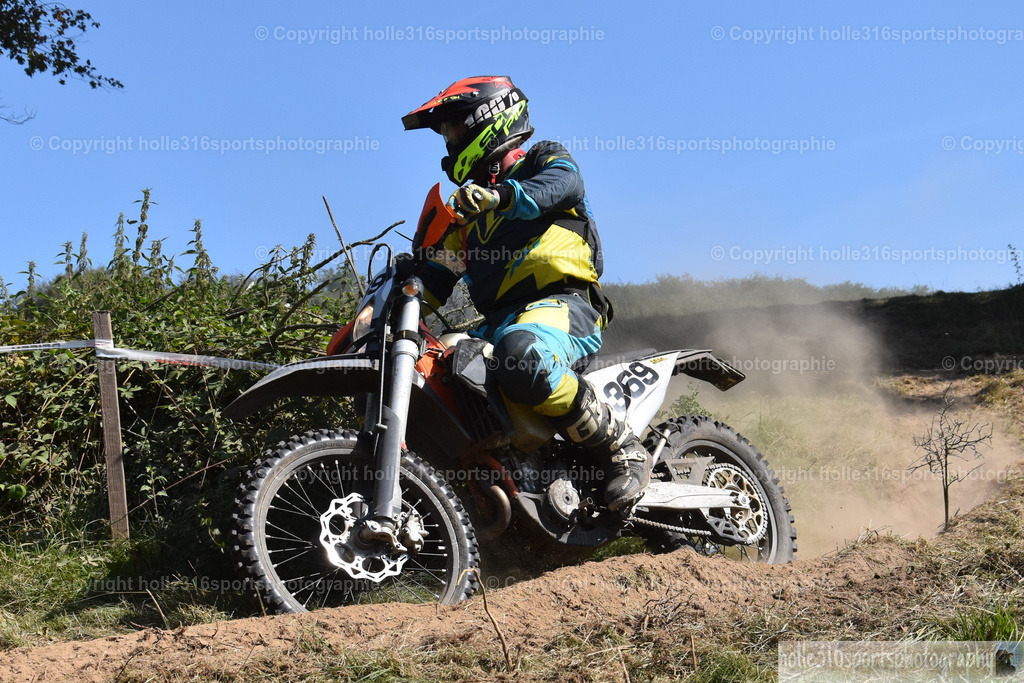 DSC_0145 | Sportfotografie , Motorsport, Motoross, Reitsport, Mointainbike, Enduro,
Landschaft , Outdoor, Eventfotografie, Landschaft, Bilder online bestellen - Realisiert mit Pictrs.com