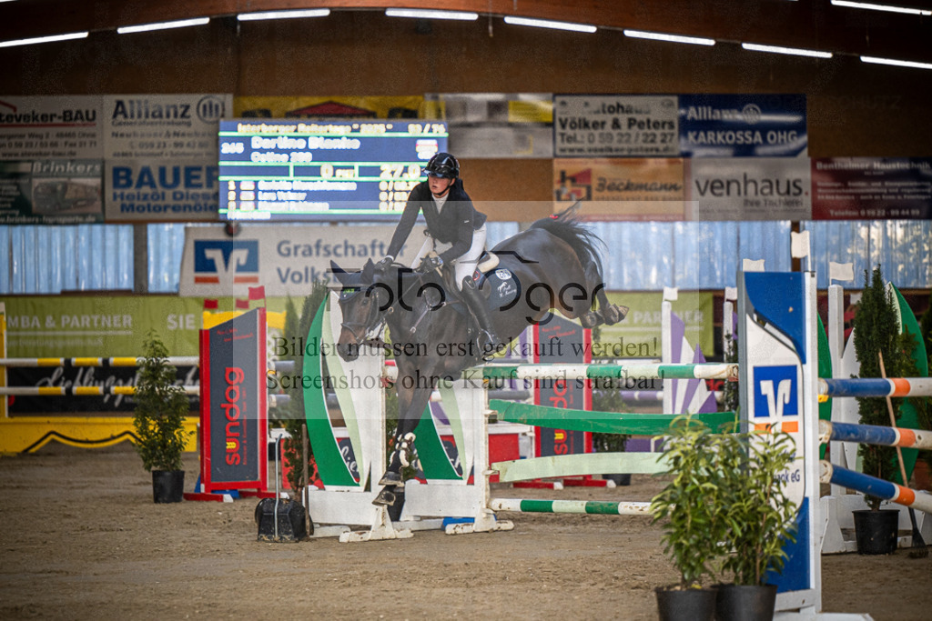 DOS_3003 | Entdecke hochwertige Reitturnierfotos von Foto Oger. Professionell, emotional und authentisch – jetzt Lieblingsmomente im Shop bestellen.Deutschlandweite Turnierfotografie. - Realisiert mit Pictrs.com