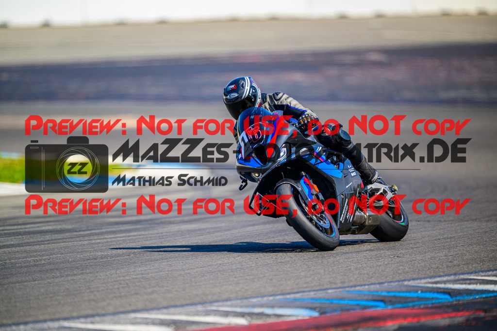 MaZZes_Fotomatrix_20250816_6007705_9139 | WEISS