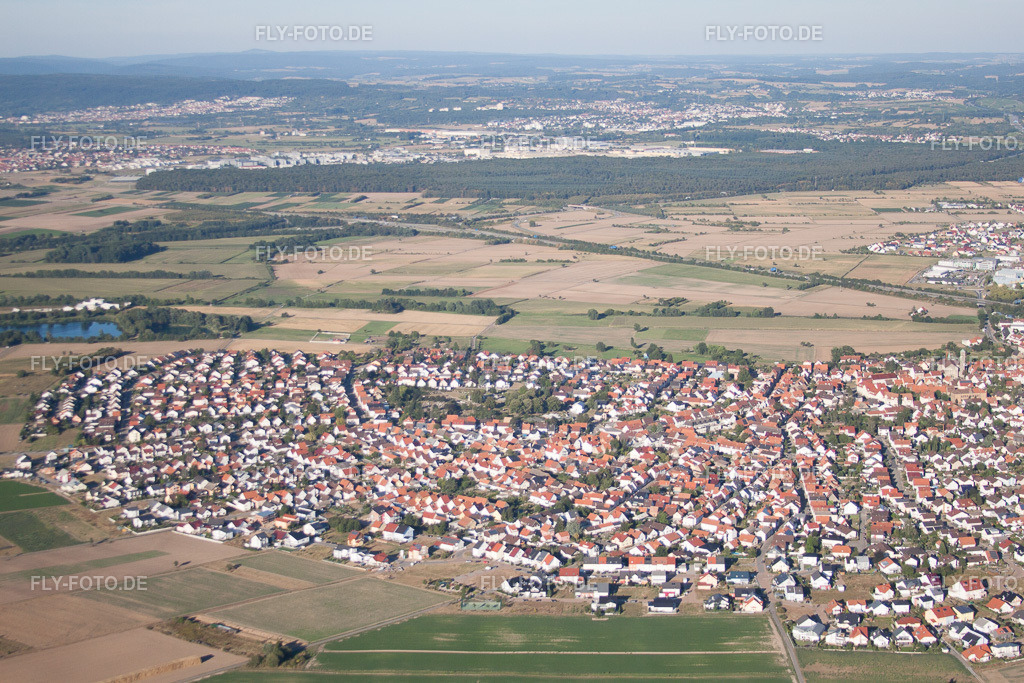 Ortsansicht | Luftbild: Ortsansicht im Ortsteil Sankt Leon in St. Leon-Rot im Bundesland Baden-Württemberg in Deutschland. Foto: IMG_51850.jpg vom 18.08.2012 durch Werner Riehm/FLY-FOTO.de - Realisiert mit Pictrs.com