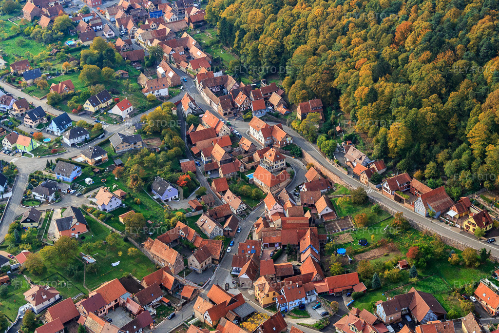 Luftbild: Rue des Tilleuls in Offwiller im Bundesland Bas-Rhin in Frankreich. – Foto: IMG_084796.jpg vom 24.10.2015 durch Werner Riehm/FLY-FOTO.de – Auflösung des Originals: 5120 x 3413 px