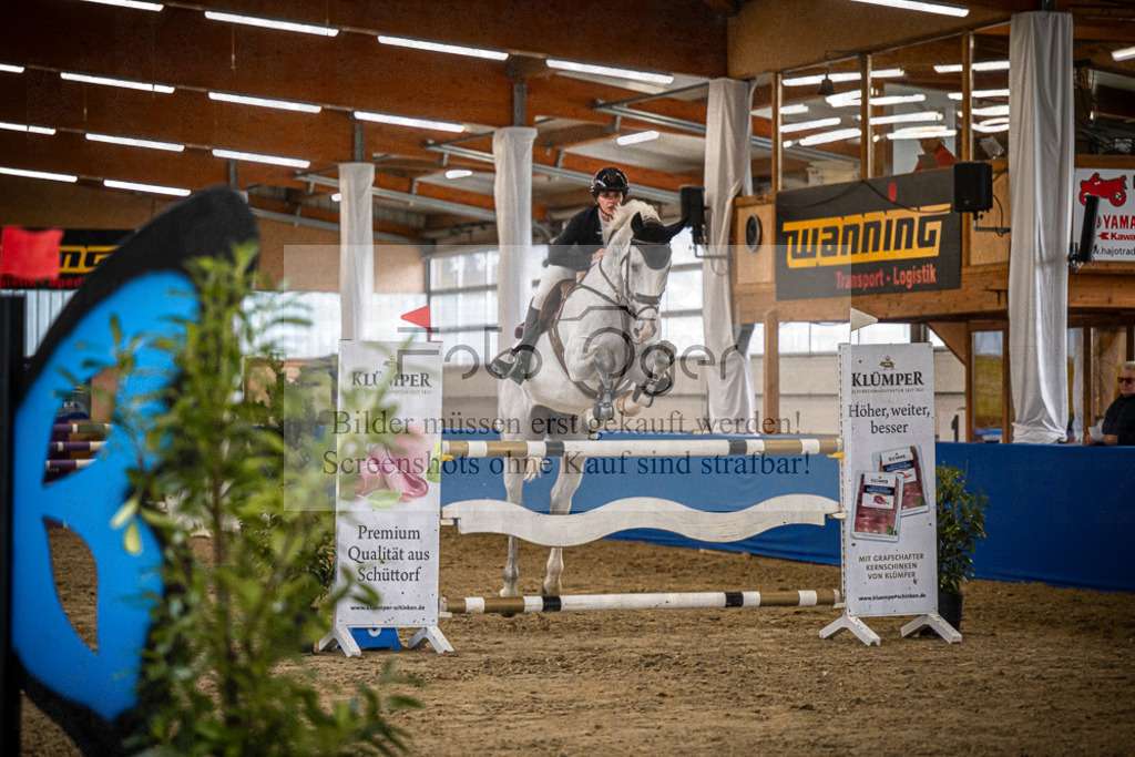 DOS_1337 | Entdecke hochwertige Reitturnierfotos von Foto Oger. Professionell, emotional und authentisch – jetzt Lieblingsmomente im Shop bestellen.Deutschlandweite Turnierfotografie. - Realisiert mit Pictrs.com