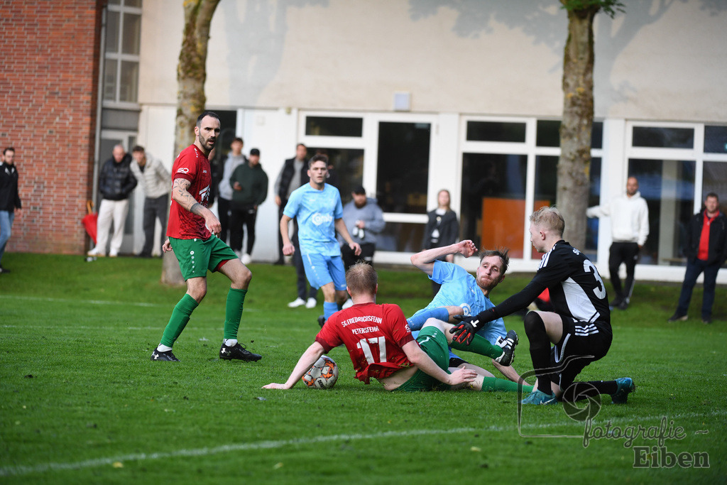 BV Bockhorn-SG FriPe | Relegation zur Kreisliga; BV Bockhorn (blau)-SG FriPe (rot) am 05.06.2025 in Oldenburg/Ofenerdiek (Lagerstraße), Photo: Philip Eiben 2025 - Realisiert mit Pictrs.com