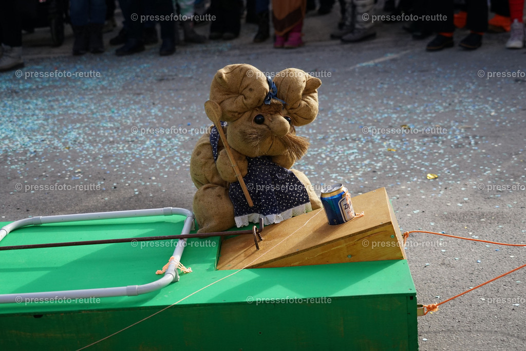 news-2023-Feb11-Fasching-Weissenbach-DSC01922 | Info aus dem Bezirk Reutte/Ausserfern Tirol sowie eine umfangreiche Bilddatenbank über die gesamte Region: Lechtal, Talkessel Reutte, Tannheimertal, Zwischentoren. Lech, Plansee, Zugspitze, Grenztunnel, B179, Fernpassstraße, Verkehr, Lawinen, Tradition, - Realisiert mit Pictrs.com
