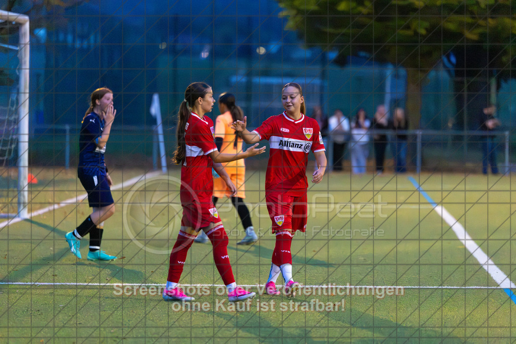 20261007_190026_0045_(c)_by_PhotoPeet | #,ASV Spartania Eislingen (blau) vs. VFB Stuttgart (rot), Fußball, Verbandspokal der B-Juniorinnen,  Saison 2026/2027, Kunstrasenplatz, Öschhalle, 73054 Eislingen, 07.10.2026 - 18:30 Uhr,Foto: PhotoPeet / Sport- &amp; Eventfotografie / Peter Harich