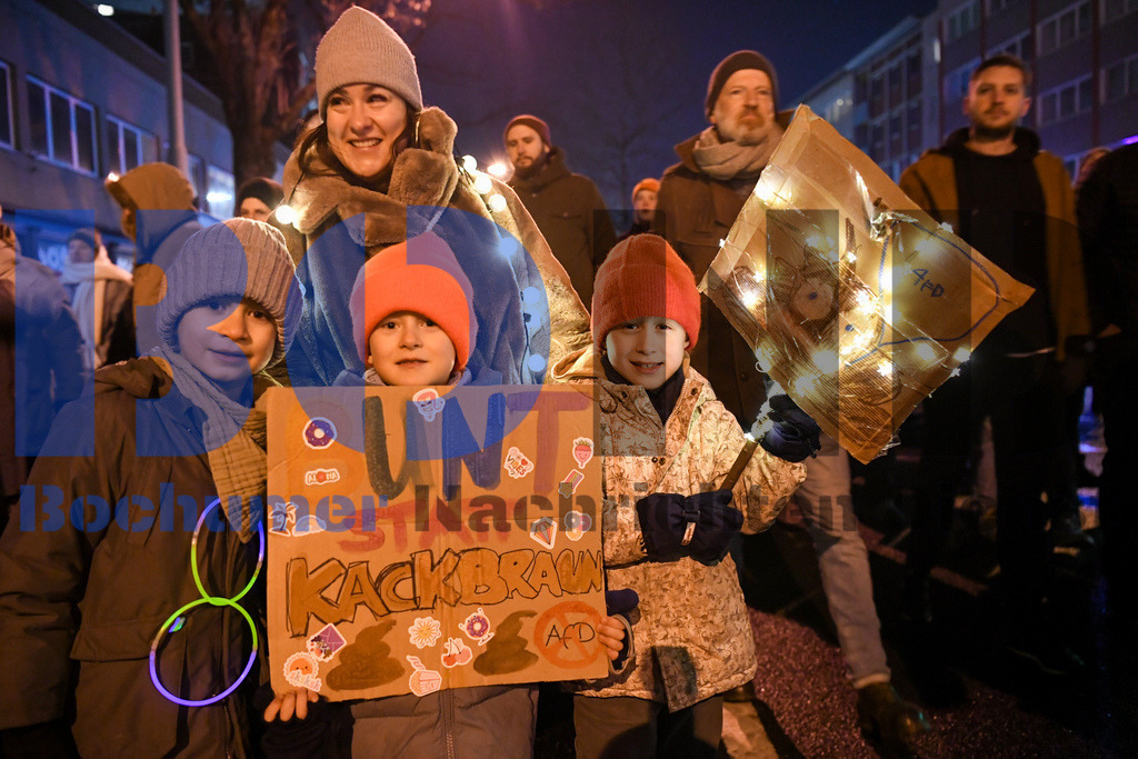 Weihnachtssingen im Stadion | {headline}



(Foto: Christian Schnaubelt / BOND)

 - Realisiert mit Pictrs.com
