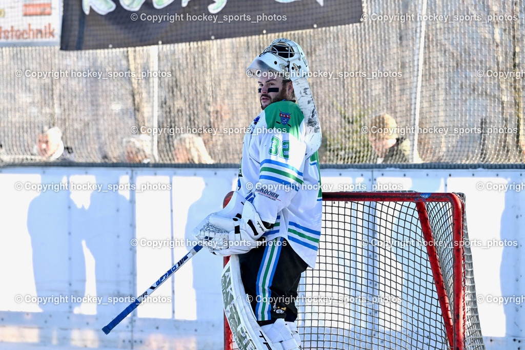 EC Tigers Paternion vs. EC FELD AM SEE/DSG LEDENITZEN | #32 Baumann Rene EC FELD AM SEE Ledenitzen, EC Tigers Paternion vs. EC FELD AM SEE/DSG LEDENITZEN, EC Tigers Paternion vs. EC FELD AM SEE/DSG LEDENITZEN am 04.01.2026 in Paternion (Eislaufplatz Paternion), Austria, (Photo by Bernd Stefan)