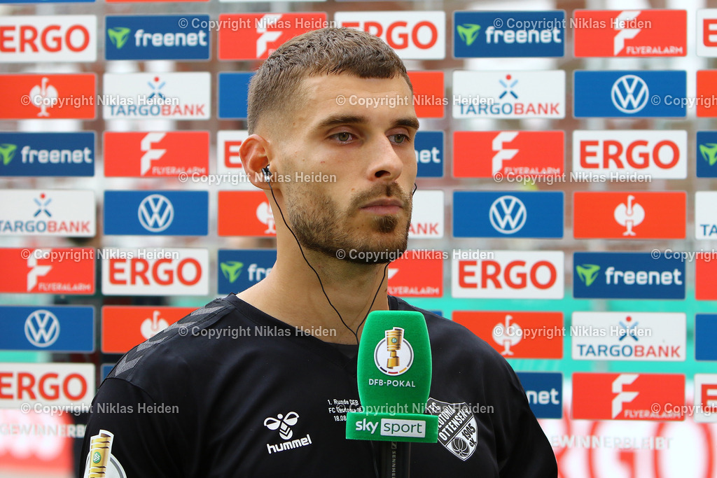 NH_Teutonia05_SVDarmstadt98_DFBPokal_18082024 | #9 Christian Stark (Teutonia 05) nach dem Spiel im TV-Interview.Fußball I Herren I DFB-Pokal I Saison 2024-2025 I 1. Runde I FC Teutonia 05 - SV Darmstadt 98 I 18.08..2024 I Millerntorstadion