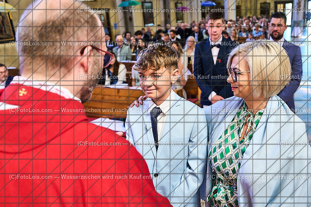 ALP1203_PfarrFirmung Wieselburg_Firmvorgang | (C)FotoLois.com, Alois Spandl, Firmung in der Pfarrkirche Wieselburg mit Generalvikar Dr. Christoph Weiss, Dechant Pfarrer Daniel Kostrzycki und Monignore Franz Dammerer, Sa 15. Juni 2024.