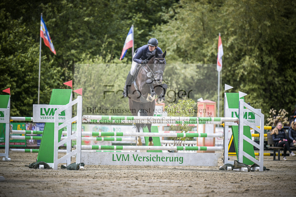 DOS_5079 | Entdecke hochwertige Reitturnierfotos von Foto Oger. Professionell, emotional und authentisch – jetzt Lieblingsmomente im Shop bestellen.Deutschlandweite Turnierfotografie. - Realisiert mit Pictrs.com