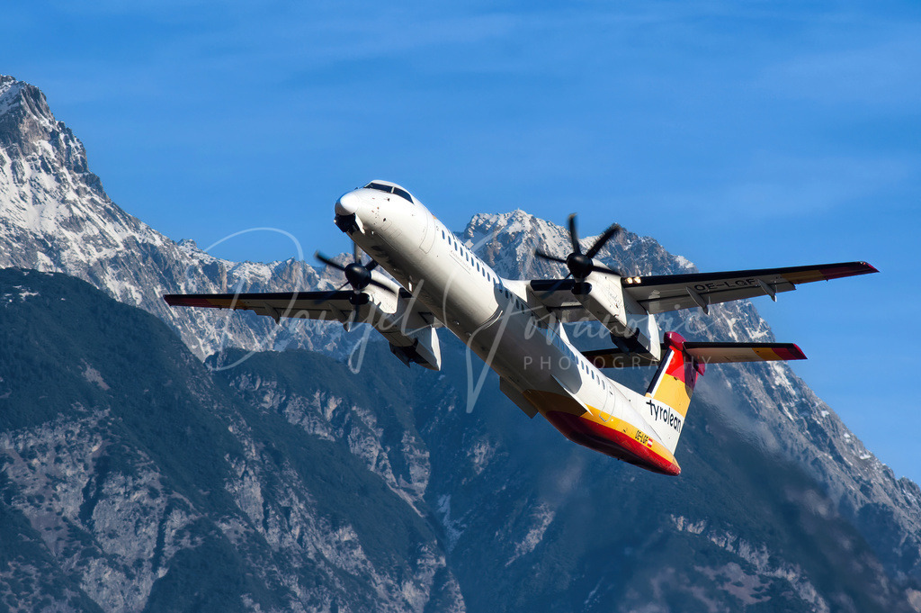 Tyrolean | Dash 8-400 der Tyrolean beim Abflug in Innsbruck