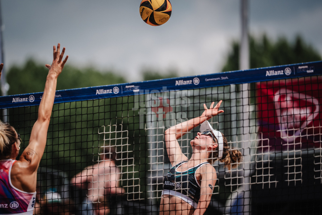 Beachvolleyball | Männer | Allianz German Beach Tour 2025 | Tourstop Hamburg | 31.05.2025 | Sarah Schulz beim Angriff