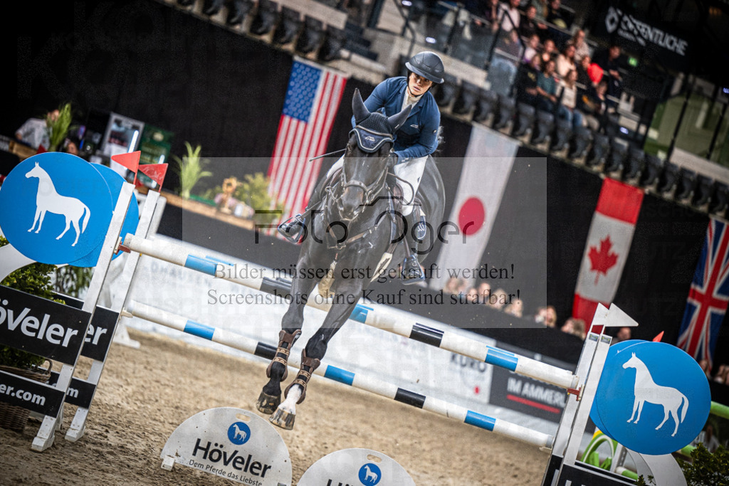 DOS_2319 | Entdecke hochwertige Reitturnierfotos von Foto Oger. Professionell, emotional und authentisch – jetzt Lieblingsmomente im Shop bestellen.Deutschlandweite Turnierfotografie. - Realisiert mit Pictrs.com