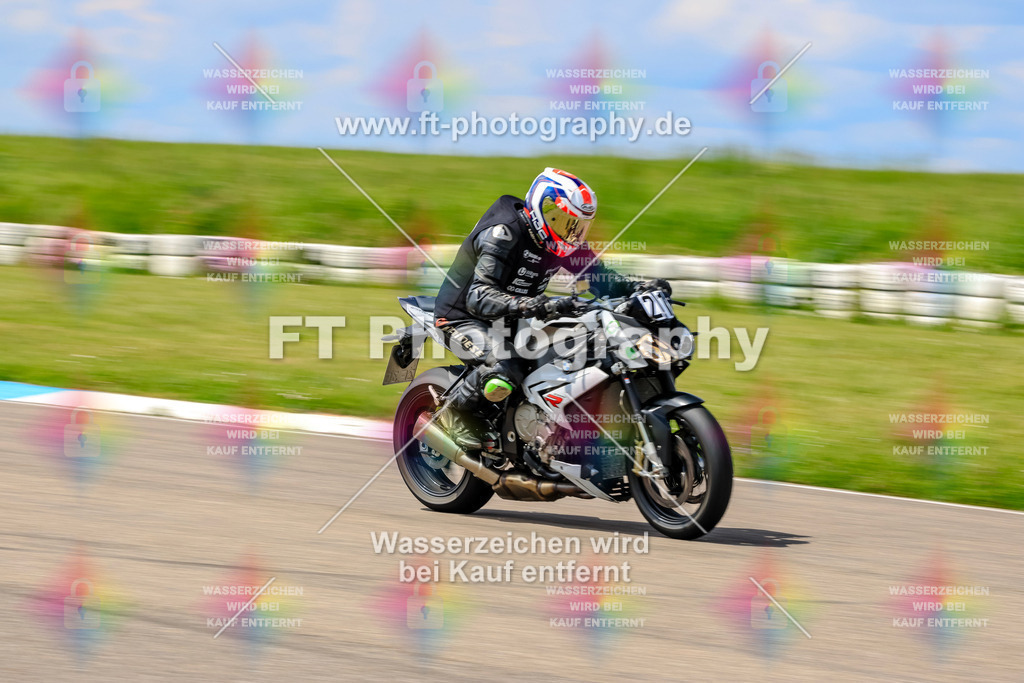 MotoTeam-0615 | Hier findet Ihr Bilder von Touristenfahrten auf der Nürburgring Nordschleife oder von anderen Veranstaltungen die ich besucht habe. Viel Spass beim Durch Schauen 