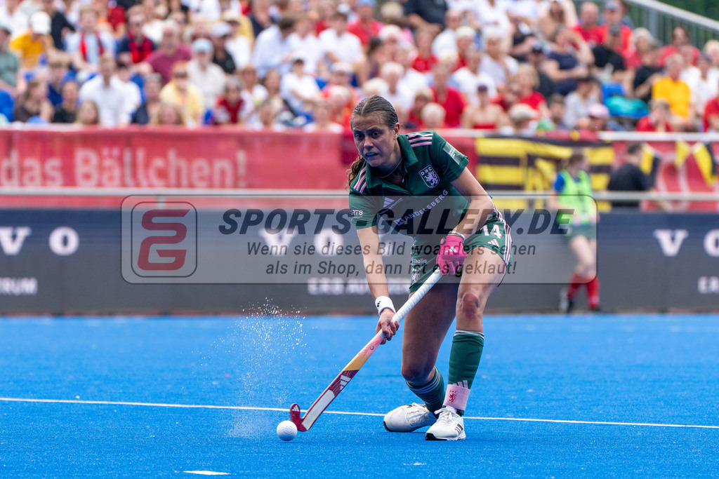 Final4_20250531-1407-HK107730 | Krefeld, Deutschland, 31.05.2025:  Feldhockey Final4 2025 – „Deutsche Feldhockey-Meisterschaften 2025“ im Gerd-Wellen-Hockeyanlage am 31.05.2025 in Krefeld, Deutschland. (Foto von Kramhöller/Fehrmann/Kaste)Krefeld, Germany, 31.05.2025: Feldhockey Final4 2025 – „Deutsche Feldhockey-Meisterschaften 2025“ in Gerd-Wellen-Hockeyanlage at 31.05.2025 in Krefeld, Deutschland. (Foto from Kramhöller/Fehrmann/Kaste)