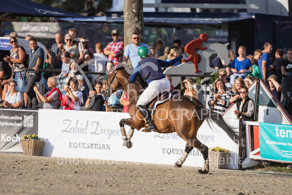 230728_BHO_Showprogramm-556 | Deine schönsten Turniermomente als professionelle Fotos! Entdecke hochwertige Pferdesport-Fotografie im Online-Shop. Jetzt Fotos finden & bestellen!