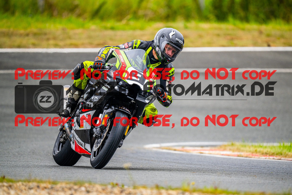 MaZZes_FotoMatrix_240726_6007705_1466 | STK