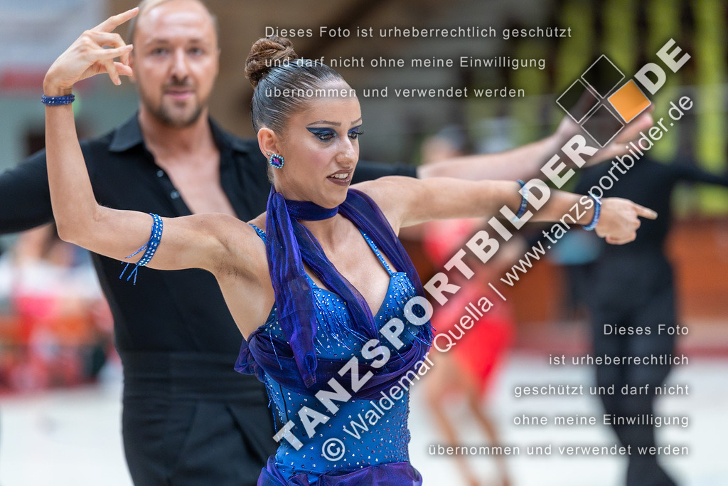 20240810-01297 | Hier finden Sie Tanz Bilder vom Latein und Standard Formationen tanzen. Sportbilder vom Tanzsport. Schöne Fotos und von Weltmeisterschaft, Europameisterschaft, Bundesliga, Regionalliga, Oberliga und Landesliga sowie von GOC Stuttgart, DanceComp, WM Bremen