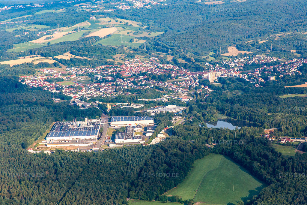 Luftbild: Industriegebiet mit DB Schenker im Ortsteil Eichelscheiderhof in Waldmohr im Bundesland Rheinland-Pfalz in Deutschland. Foto: IMG_091935.jpg vom 16.07.2016 durch Werner Riehm/FLY-FOTO.de