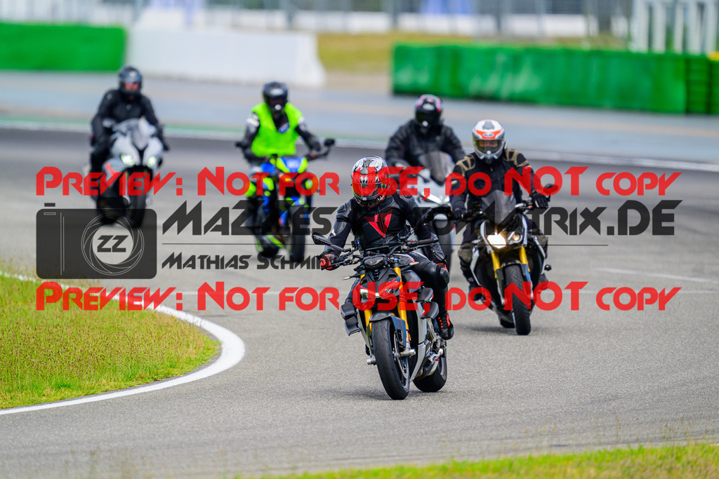 MaZZes_FotoMatrix_240615_6007705_5485 | INST