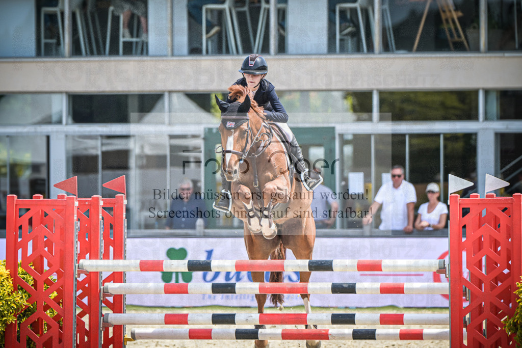 DOS_4040 | Entdecke hochwertige Reitturnierfotos von Foto Oger. Professionell, emotional und authentisch – jetzt Lieblingsmomente im Shop bestellen.Deutschlandweite Turnierfotografie. - Realisiert mit Pictrs.com