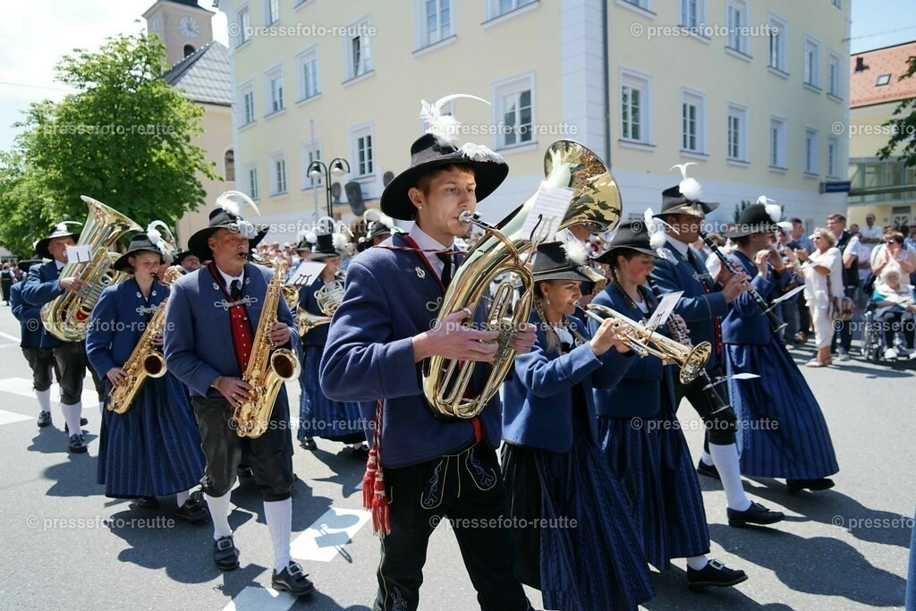 21d-STANZACH-Bundesmusikfest-2023-Juni16-Reutte-DSC06628 | Info aus dem Bezirk Reutte/Ausserfern Tirol sowie eine umfangreiche Bilddatenbank über die gesamte Region: Lechtal, Talkessel Reutte, Tannheimertal, Zwischentoren. Lech, Plansee, Zugspitze, Grenztunnel, B179, Fernpassstraße, Verkehr, Lawinen, Tradition, - Realisiert mit Pictrs.com