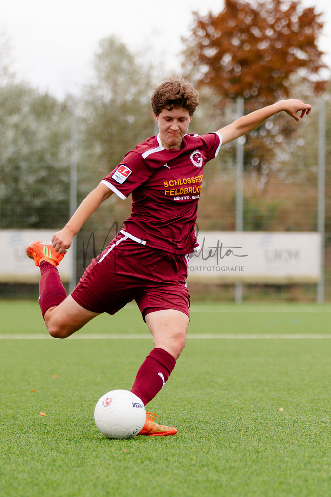 Frauen Landesliga, 2. Spieltag, Saison 2025/2026: 1. FC Gievenbeck - ASC Schöppingen | IGA 2027 Frauen Landesliga, 2. Spieltag, Saison 2025/2026, 1. FC Gievenbeck empfängt ASC Schöppingen im Sportpark Gievenbeck in Münster. Foto: sportfotografie.ms | Markus Paletta - Realisiert mit Pictrs.com