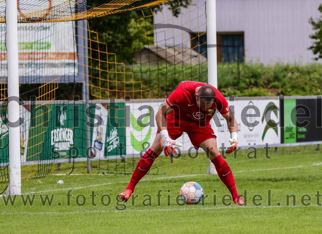 2023-07-29_109_FC_Moosinning_gegen_TuS_Raubling | Moosinning, Deutschland, 29.07.2023:
Fußball, Bezirksliga Oberbayern Ost 2023 / 2024, 1. Spieltag, FC Moosinning gegen TuS Raubling, Endergebnis: 0:7

Torwart Aaron Siegl (FC Moosinning, #27)

Foto: Christian Riedel / fotografie-riedel.net