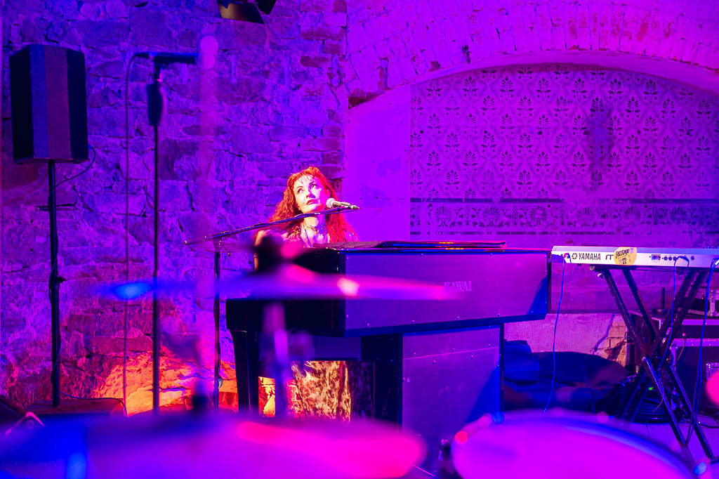 Maria Markesini Konzert | Maria Markesini meets Klazz Brothers im Forte Belvedere Leisnig zum Festival Hallo Leisnig 2022. - Realisiert mit Pictrs.com