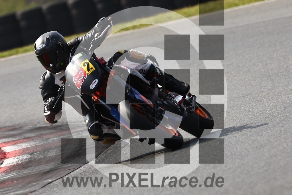 0212-20240917_06002 | Schöne Erinnerungen an spannende Momente - das festzuhalten ist unser Job. PIXELrace.de ist seit 2003 auf den Rennstrecken Europas unterwegs um die Action draußen beim Fahren und die wunderbare Stimmung imm Fahrerlager für euch einzufangen.