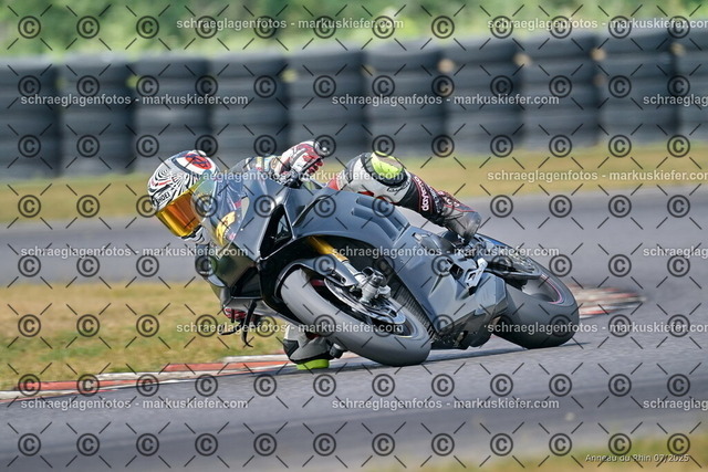 25bt04-1580 | markuskiefer.com - Realisiert mit Pictrs.com
