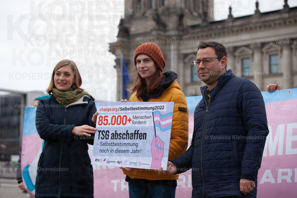  Trans Day Of Visibility Kundgebung 2022 in Berlin | Vanessa Kleinwächter - Realisiert mit Pictrs.com