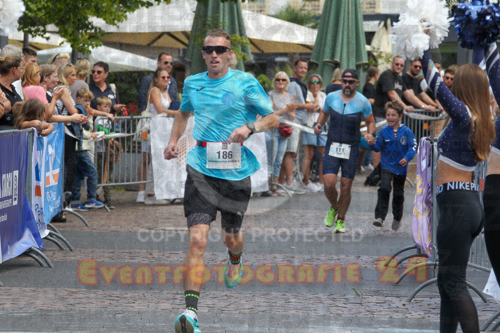 250824_1252_EV4_9596 | Sportfotografie im Rhein-Sieg Kreis, Köln, Bonn, NRW, Rheinland Pfalz, Hessen, etc. Unser Tätigkeitsfeld umfasst den Laufsport vom Volkslauf über den Marathon, Duathlon, Triathon bis zum Ultralauf wie Kölnpfad Ultra oder Schindertrail.