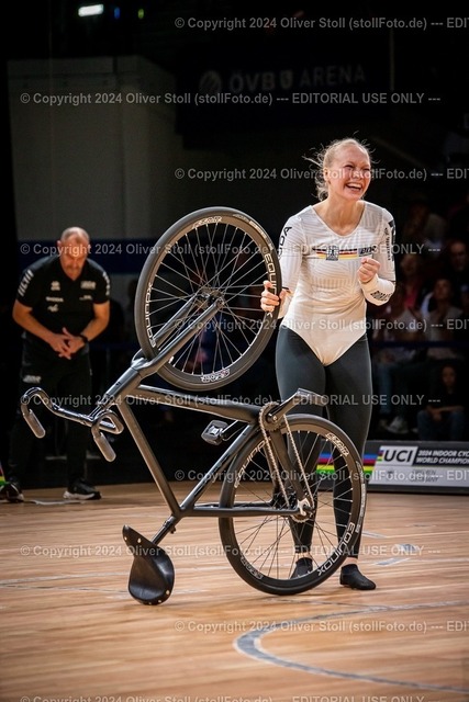 20241026OAS33612-lic | FUELLER Lara (GER / RKV Poppenweiler) First Place at UCI World Championships Indoor Artistic Cycling Bremen/GER Proposal 194,70 points Result 186,89 points - Realisiert mit Pictrs.com
