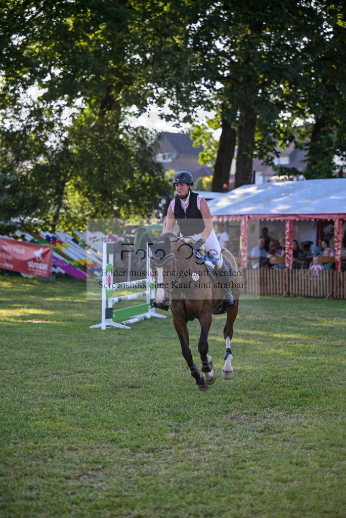 Reitturnier Voxtrup | Entdecke hochwertige Reitturnierfotos von Foto Oger. Professionell, emotional und authentisch – jetzt Lieblingsmomente im Shop bestellen.Deutschlandweite Turnierfotografie. - Realisiert mit Pictrs.com