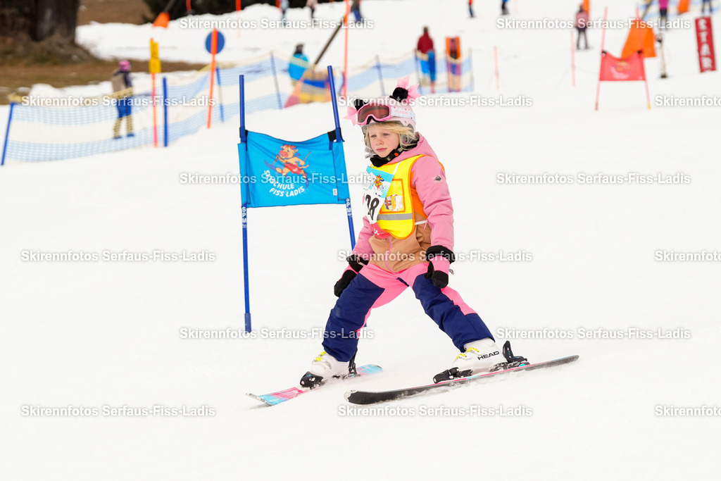 SRF_02.01.2026_0251 | Skirennfotos,Serfaus,Fiss,Ladis,Kinderskirennen,Winter,Tirol,Oberland,skirace,SFL,feelfree,weil wir's genießen,ski,Ski,skifahren,Sonnenplateau, - Realisiert mit Pictrs.com